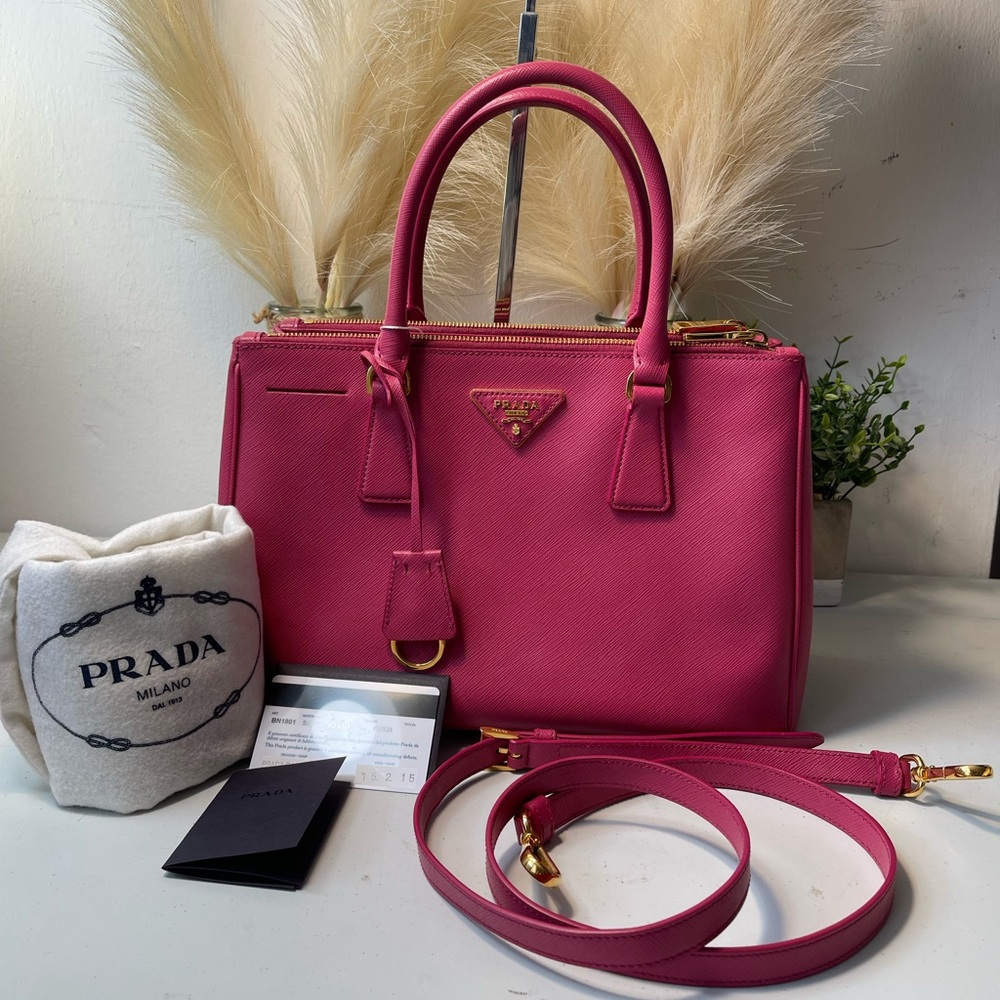 💕PRADA Saffiano Lux FUXIA two way bag💕